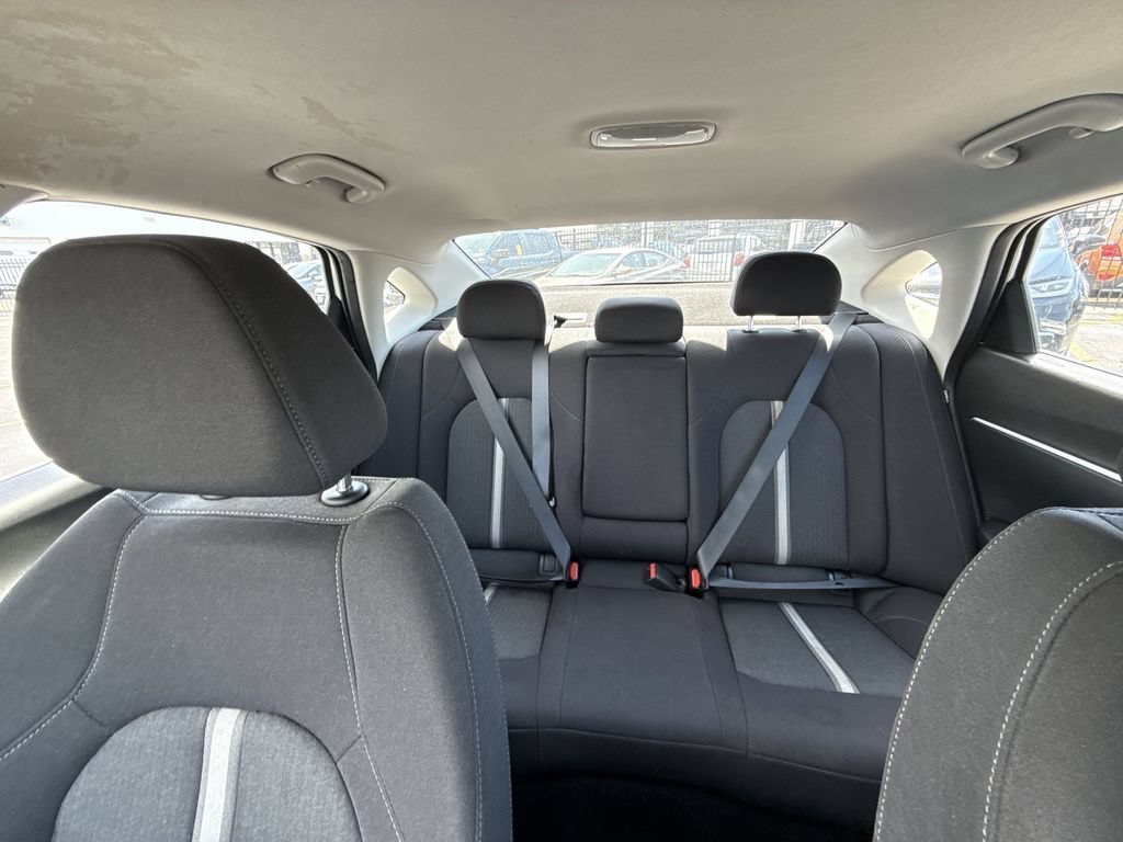 Used 2025 White Hyundai SEL image 15