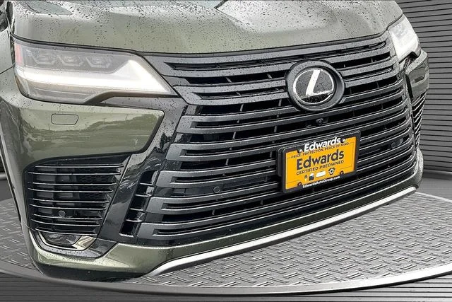 Used 2025 Green Lexus 700h Overtrail image 34