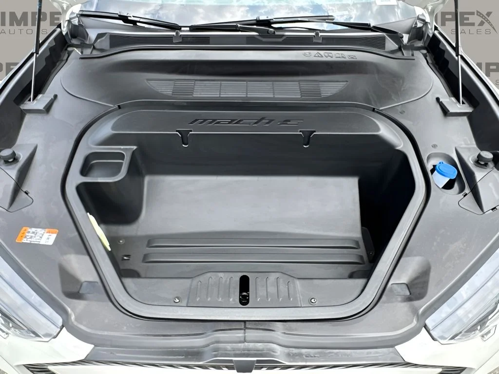 Used 2025 White Ford Select image 31