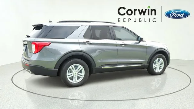 Certified Used 2023 Gray Metallic Ford XLT image 8