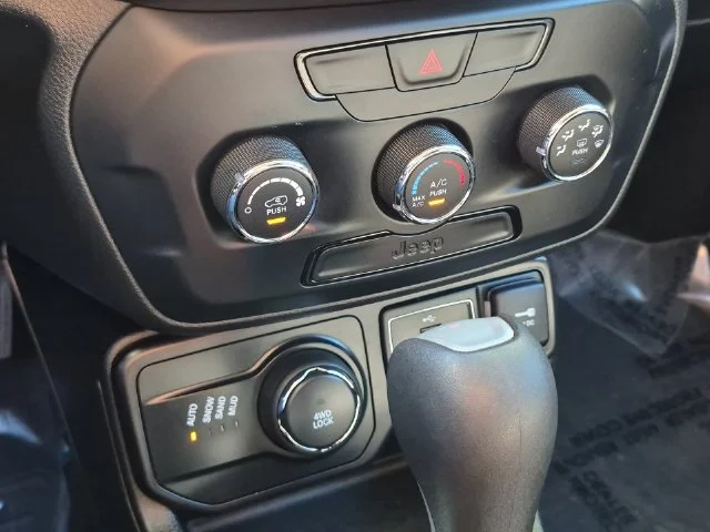 Used 2018 Gray Jeep Sport image 36