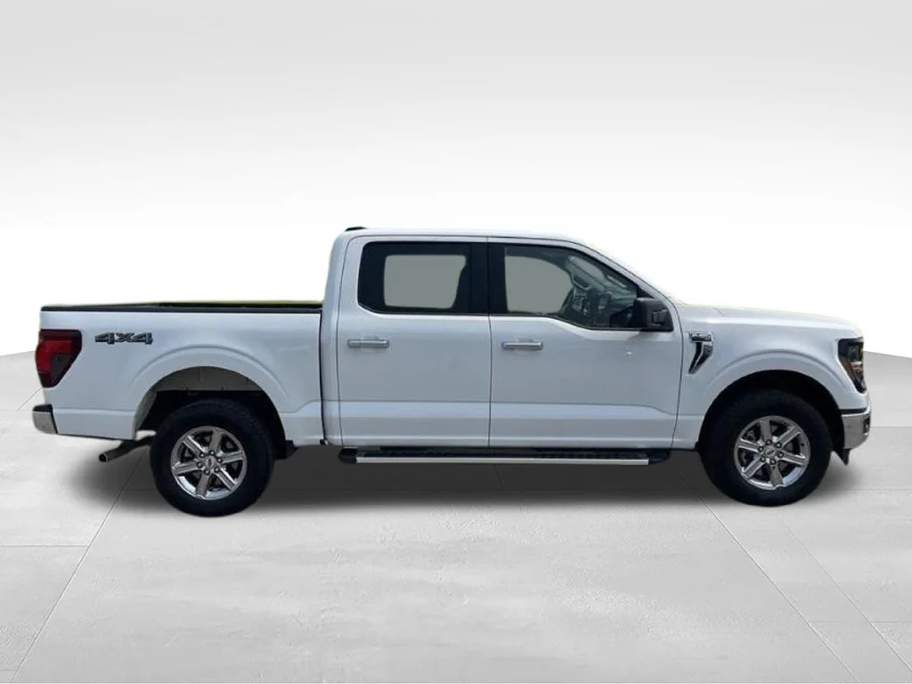Used 2025 White Ford XLT image 4