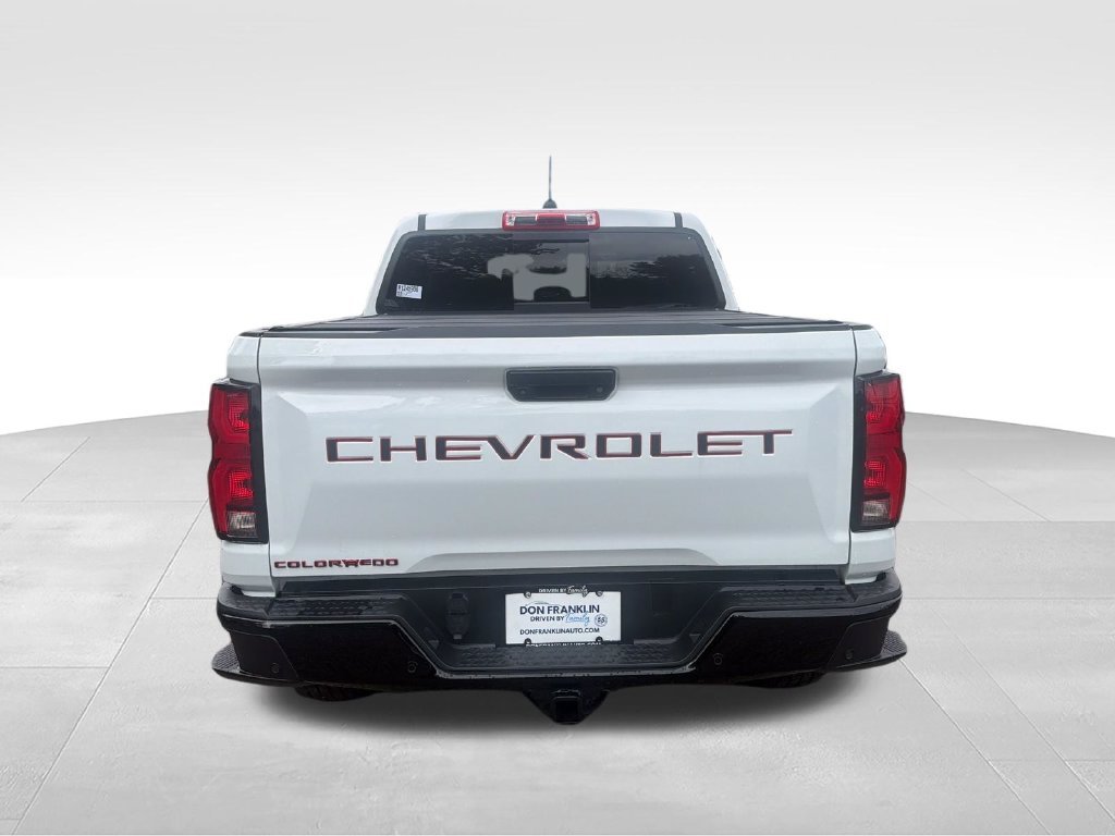 Used 2024 White Chevrolet Z71 image 4