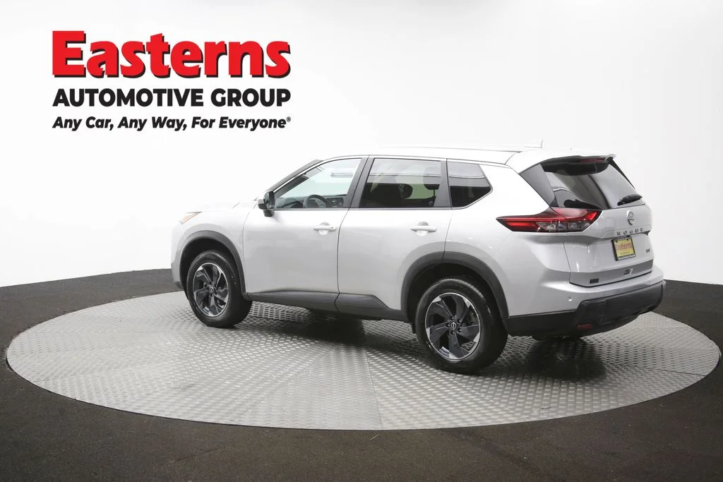 Used 2024 Silver Nissan SV image 62