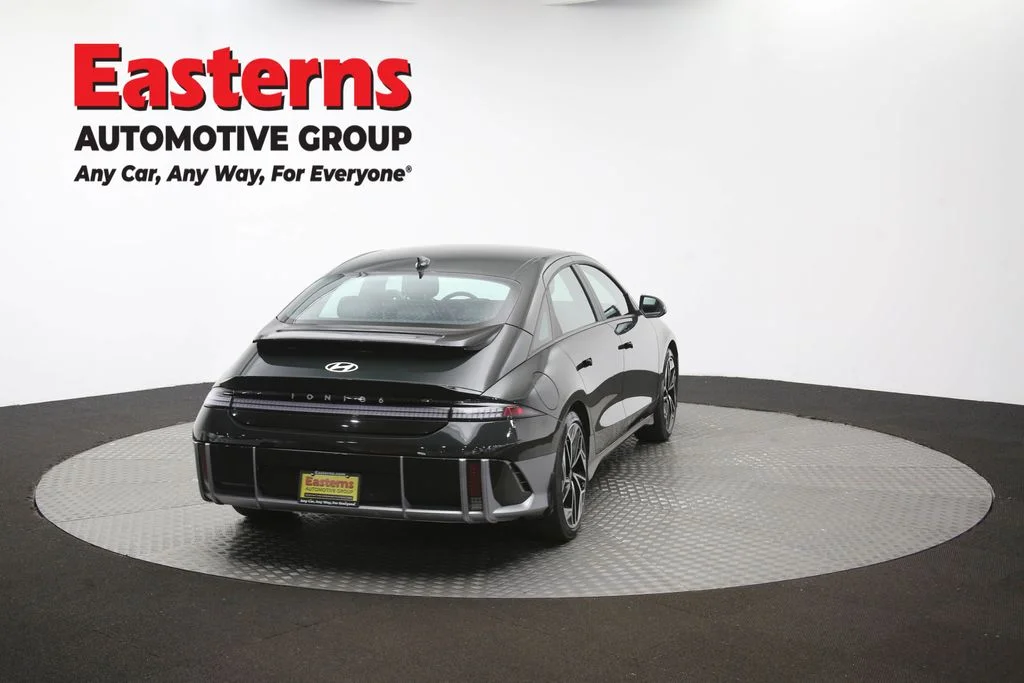 Used 2023 Green Hyundai SEL image 39