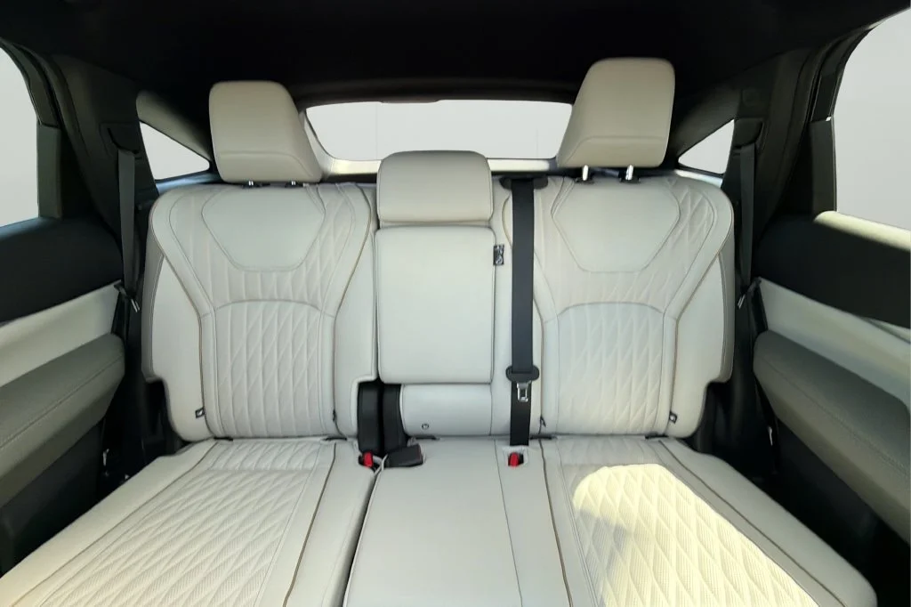 New 2027 2T RAD WHT INFINITI Autograph AWD image 11