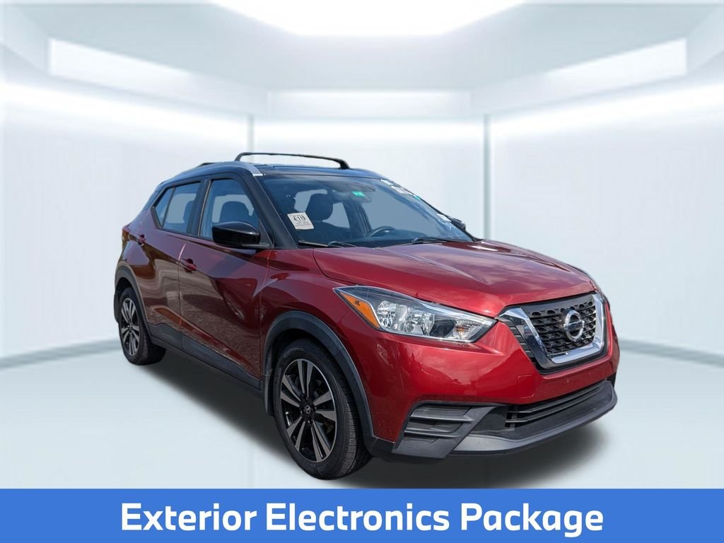 Used 2018 Red Nissan SV image 6