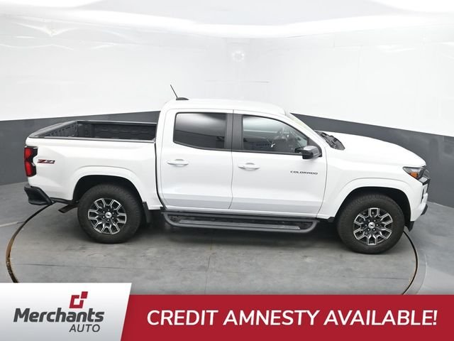 Used 2025 White Chevrolet Z71 image 30