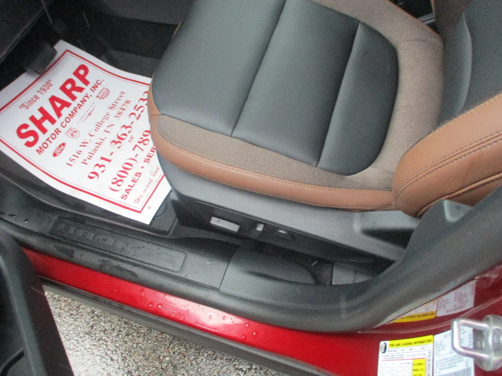 Used 2025 Ruby Red Metallic Tinted Clearcoat Ford Outer Banks image 20