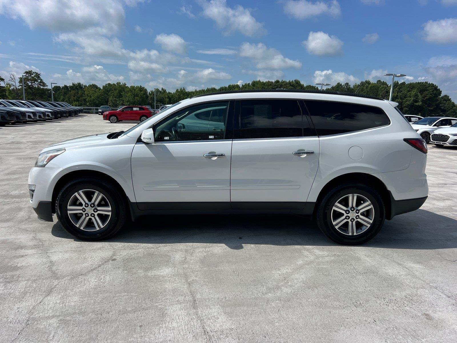 Used 2016 Iridescent Pearl Tricoat Chevrolet LT image 8