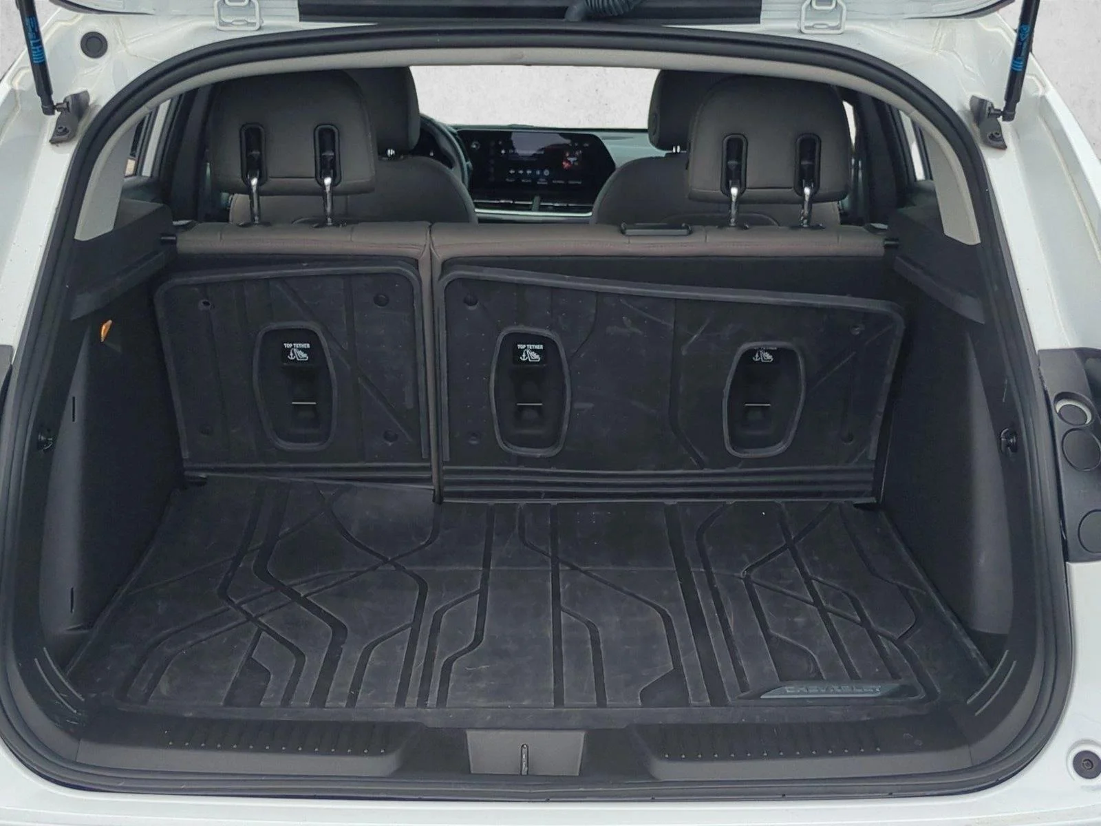Used 2025 Summit White Chevrolet ACTIV image 6
