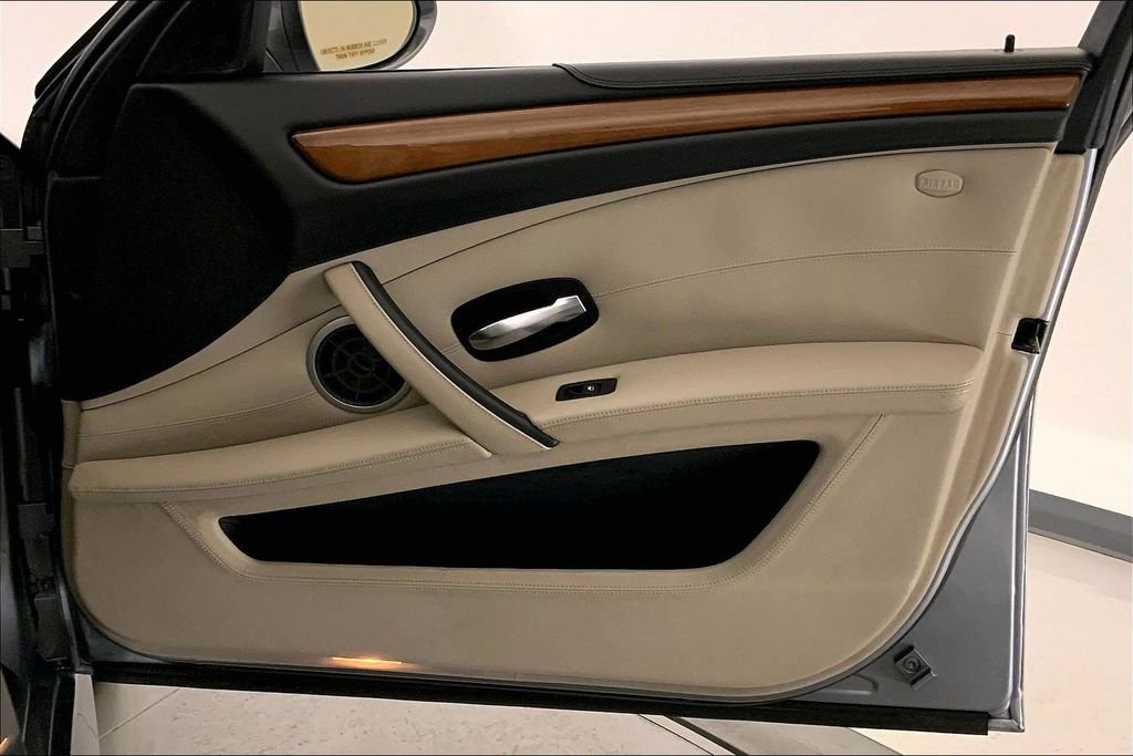 Used 2008 Space Gray Metallic BMW  image 25