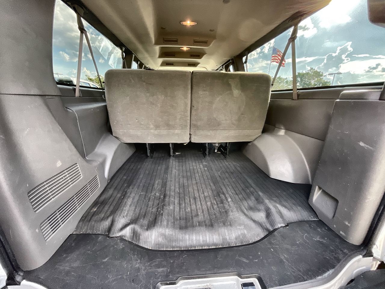 2022 Chevrolet Express Passenger LS - Photo 14