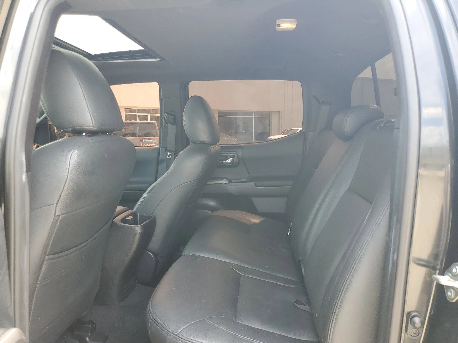 Used 2016  Toyota  image 10