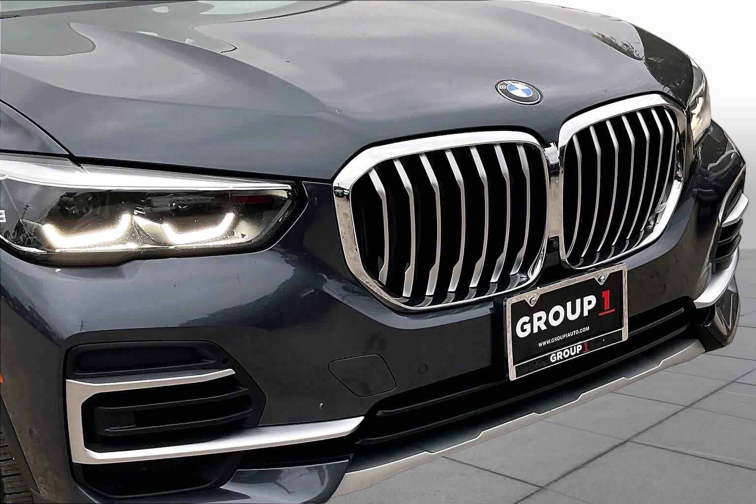 Used 2022 Arctic Grey Metallic BMW sDrive40i image 30
