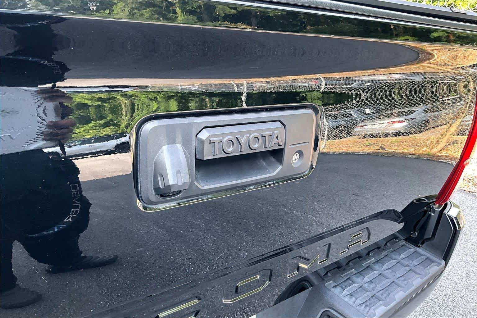 Used 2019 Midnight Black Metallic Toyota SR image 30