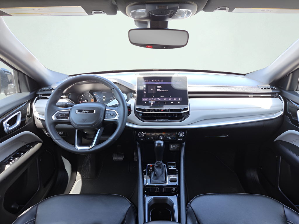 2025 Jeep Compass Limited - Photo 12
