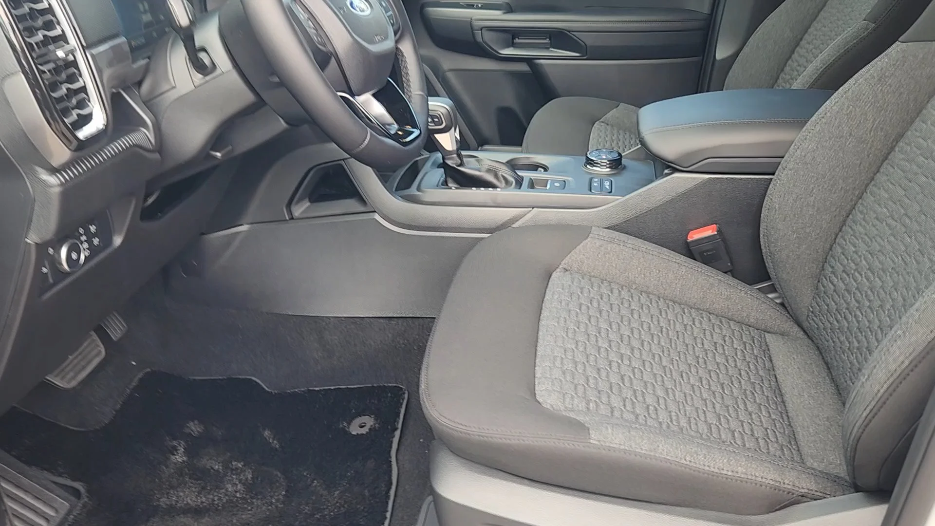 New 2026 Avalanche Ford XLT image 32