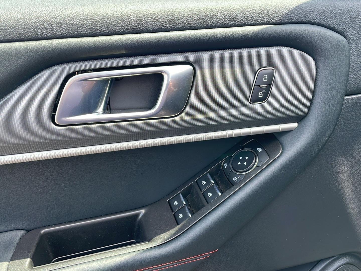 New 2026 Carbonized Gray Metallic Ford ST-Line image 43