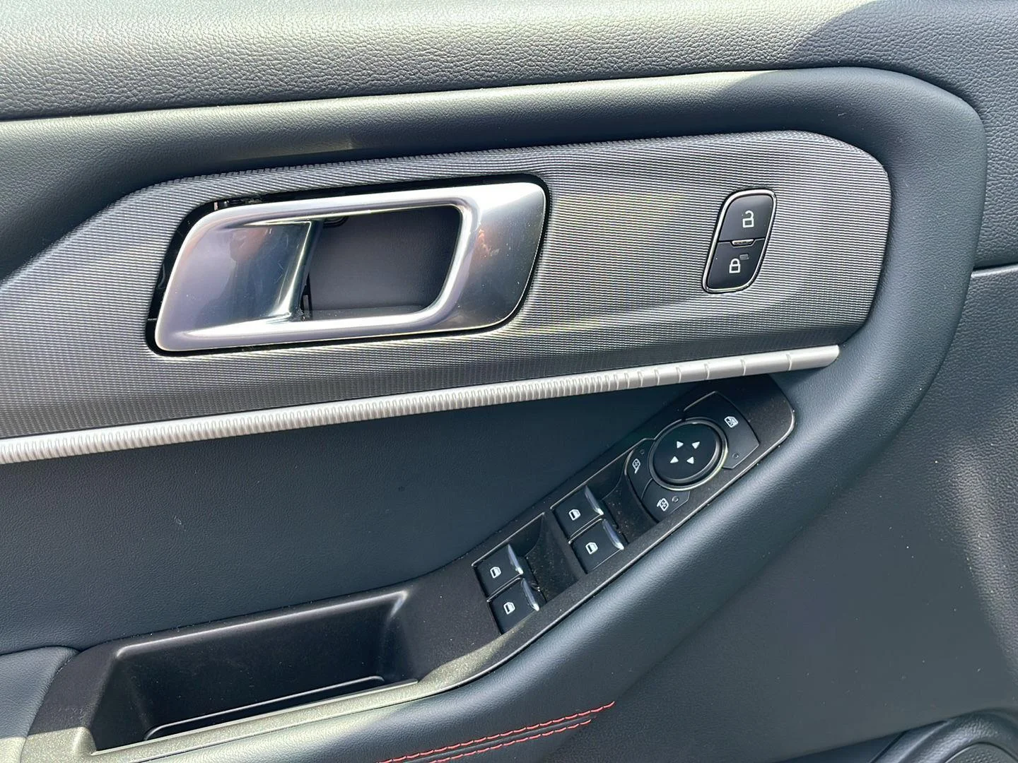 New 2026 Carbonized Gray Metallic Ford ST-Line image 11