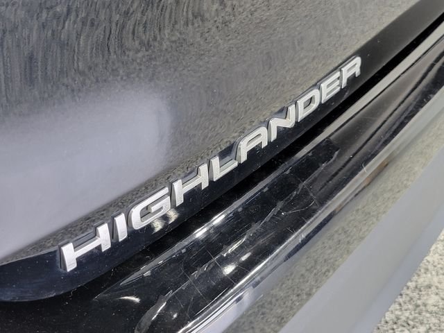 Used 2020 Black Toyota XLE image 30