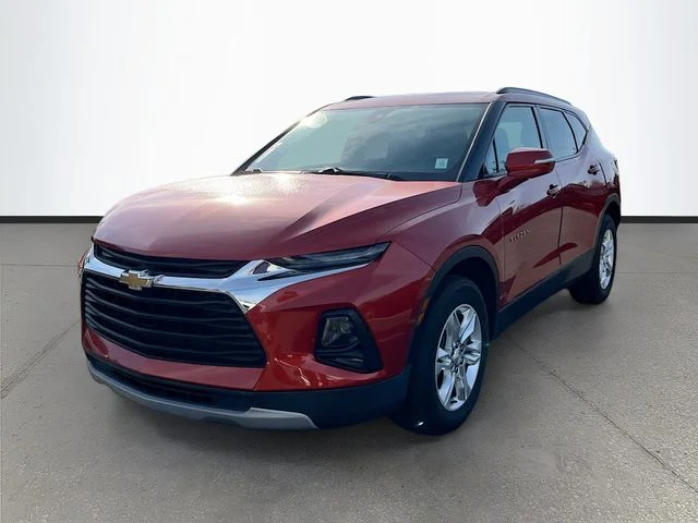 Used 2022 Orange Metallic Chevrolet LT image 3