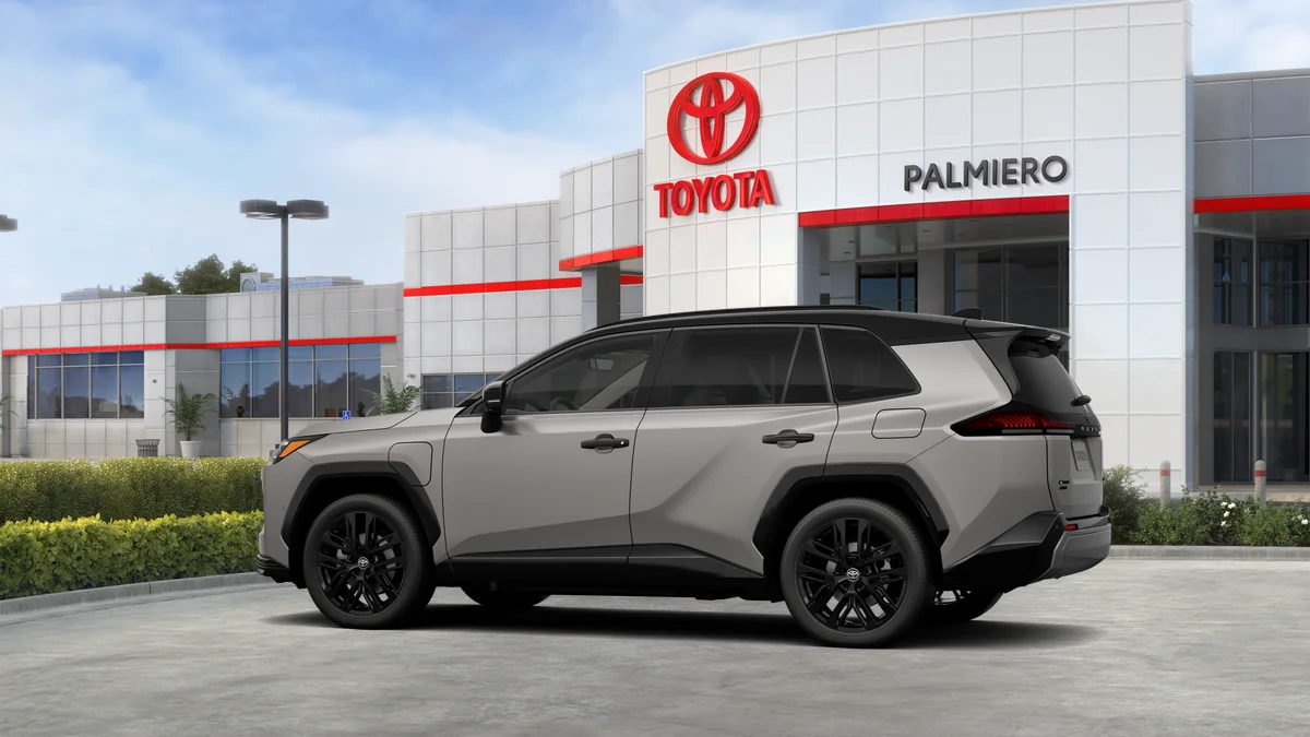 New 2026 Meteor Shower with Midnight Black Metallic roof Toyota XSE image 5