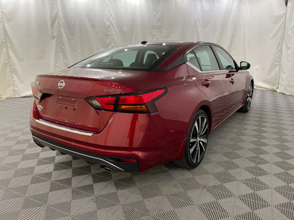 Used 2020 Scarlet Ember Tintcoat Nissan 2.5 SR image 5
