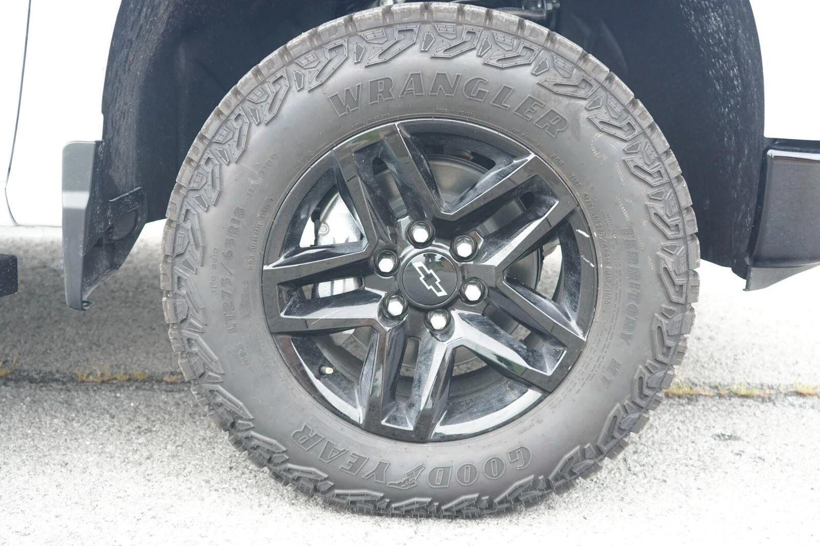 New 2026 Summit White Chevrolet Custom Trail Boss image 13