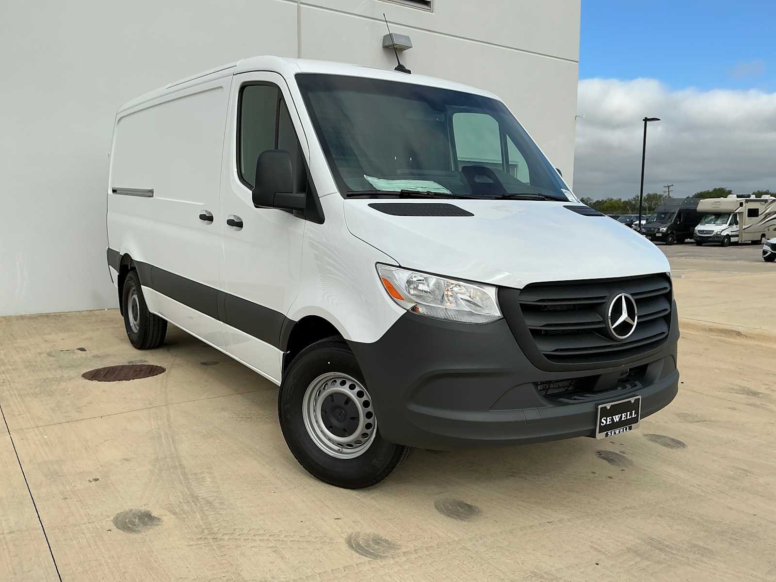 New 2026 Arctic White Mercedes-Benz Worker image 3