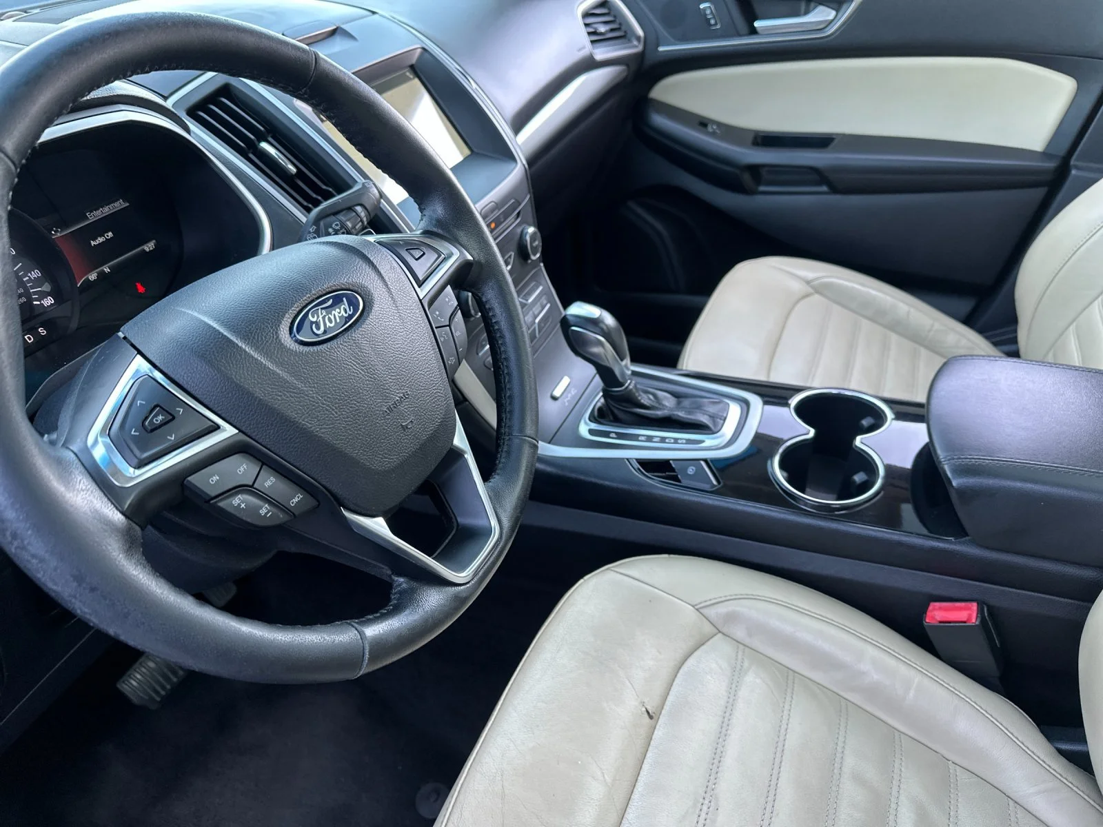 Used 2017 Red Ford SEL image 9