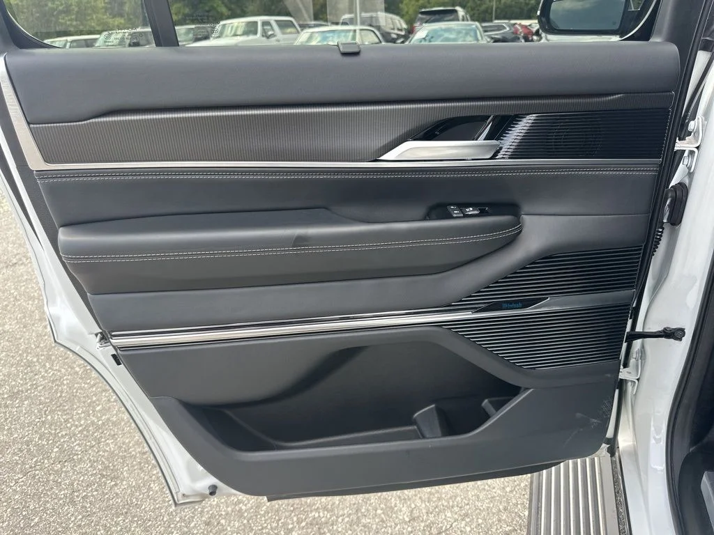 Used 2024 White Jeep Series II image 31