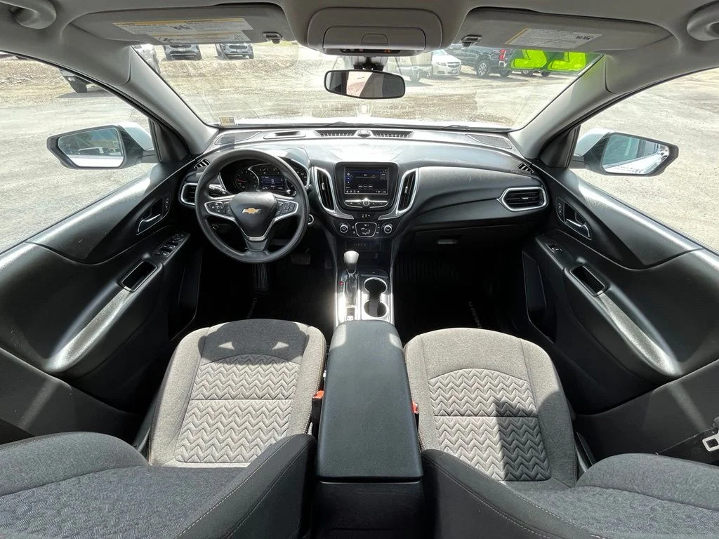 Used 2022 White Chevrolet LT image 13