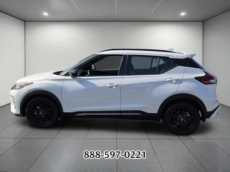 Used 2022 Aspen White NISSAN SR image 2