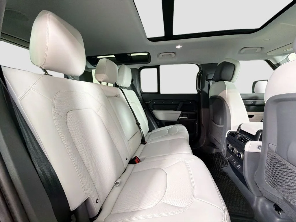 New 2026 Carpathian Grey Land Rover X-Dynamic SE image 29
