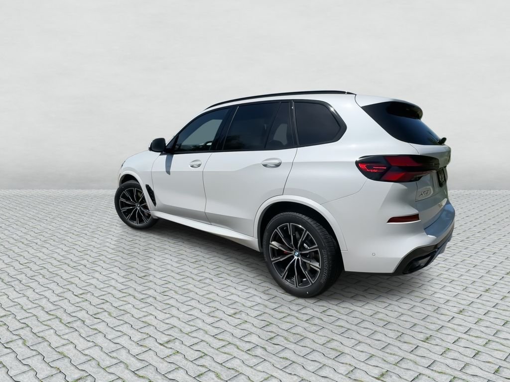 New 2026 Mineral White Metallic BMW xDrive40i image 6