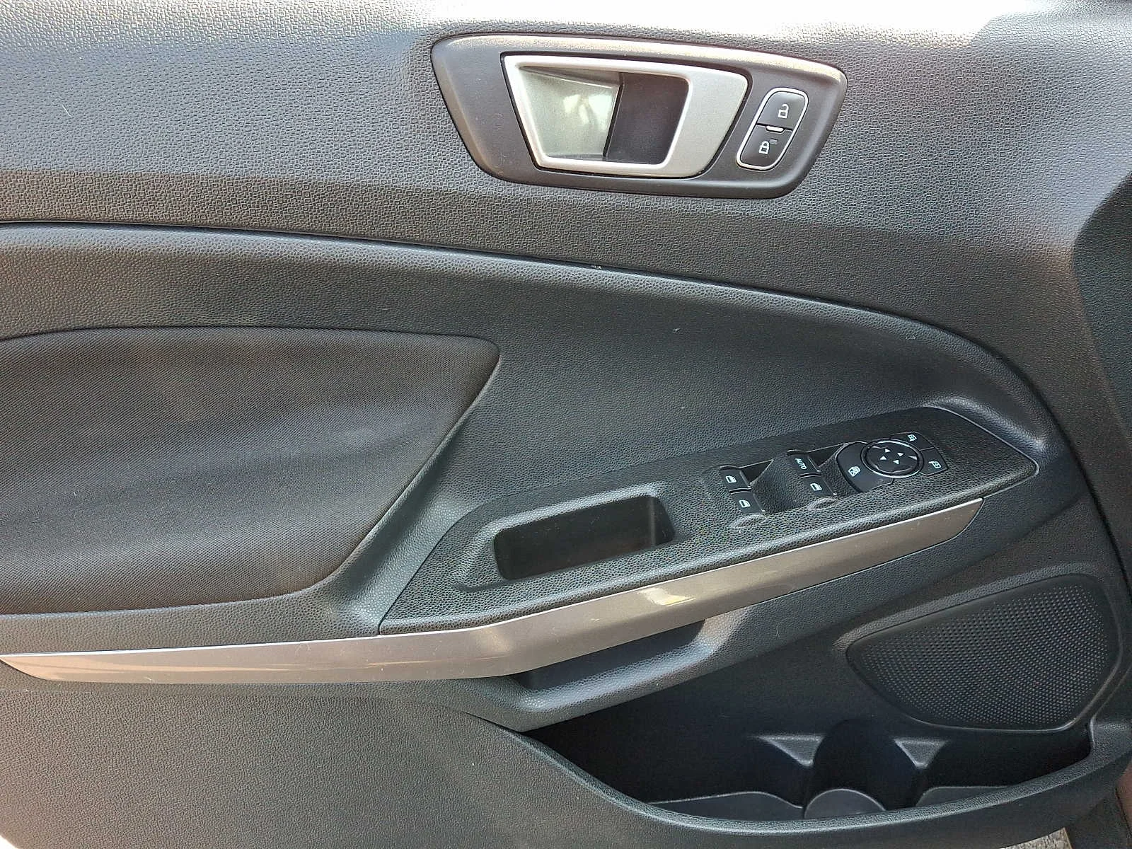 Used 2021 Smoke Metallic Ford SE image 12