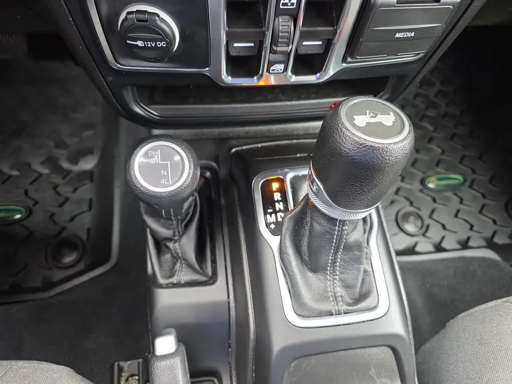 Used 2024 Hydro Blue Pearlcoat Jeep Sport S image 36