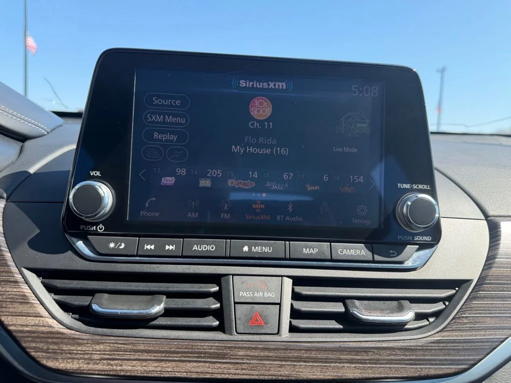 Used 2020 Blue Nissan 2.5 SL image 45