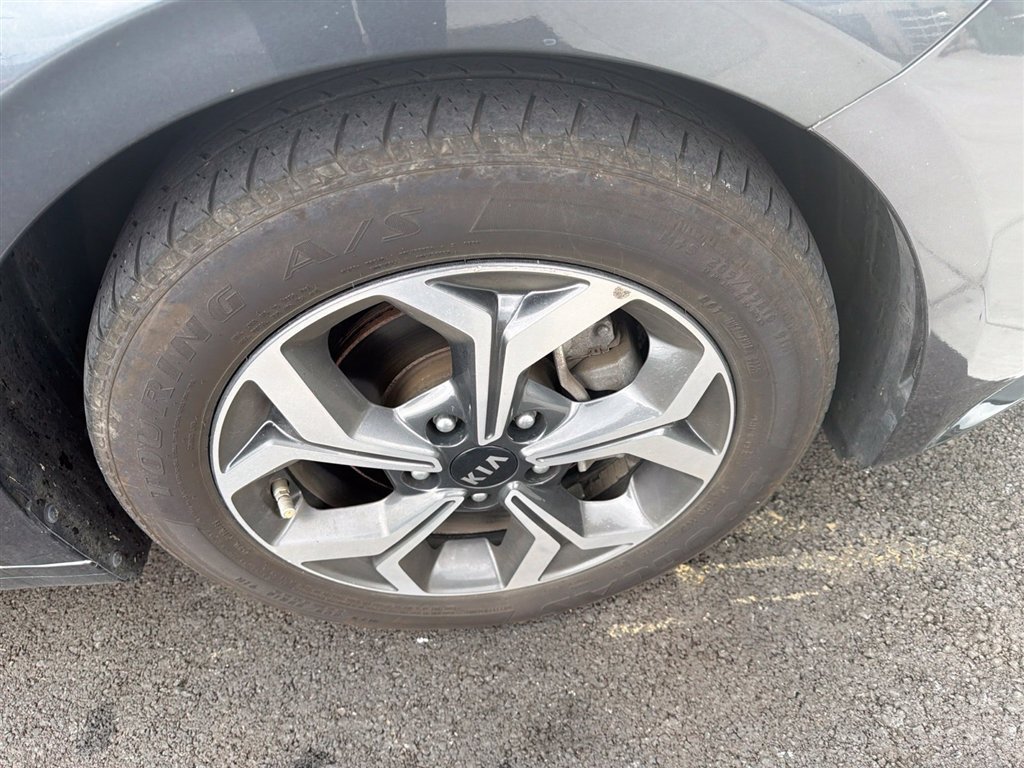 Used 2021 Gray Kia LXS image 8