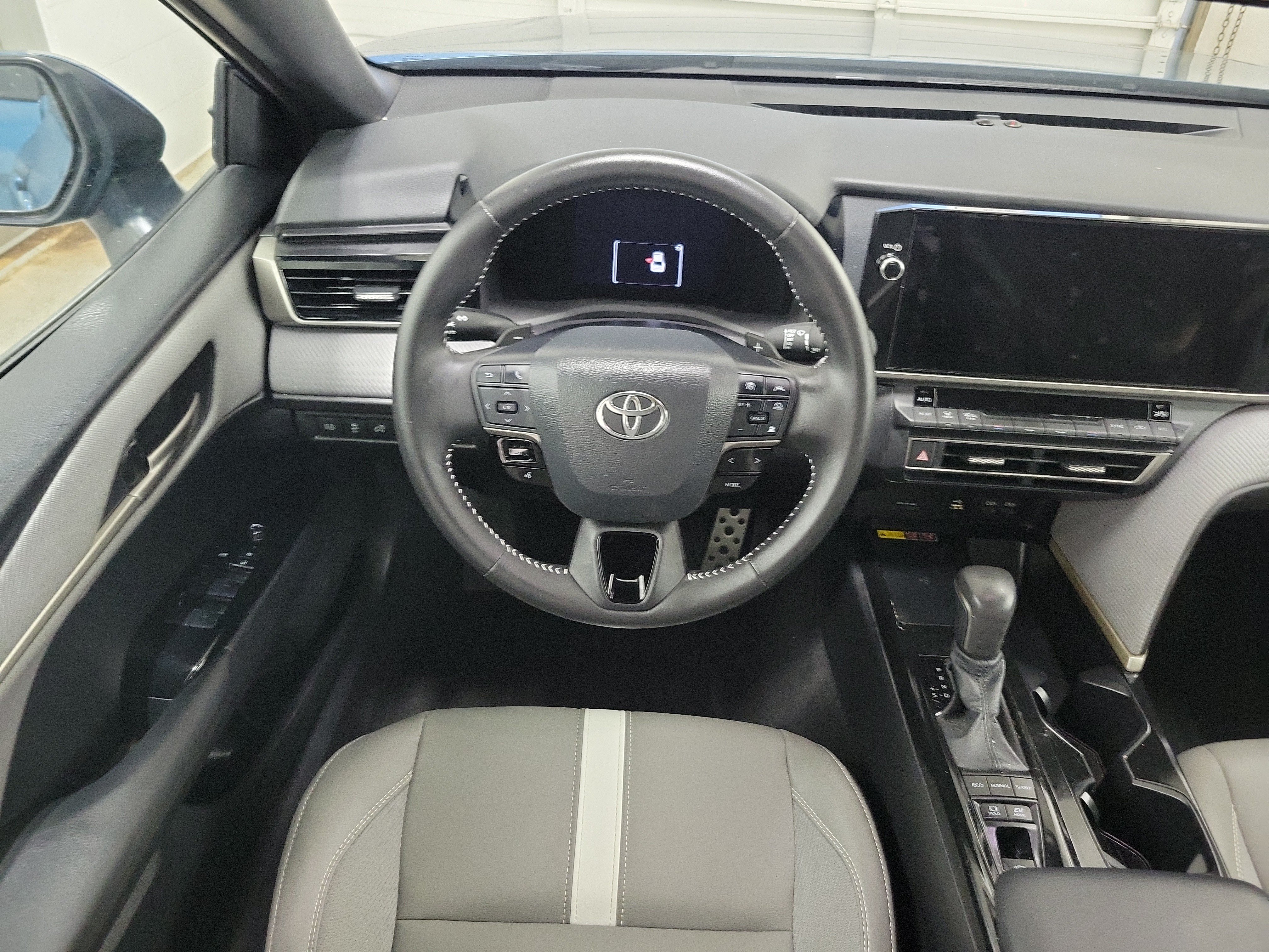 Certified Used 2025 Ocean Gem Toyota SE image 12