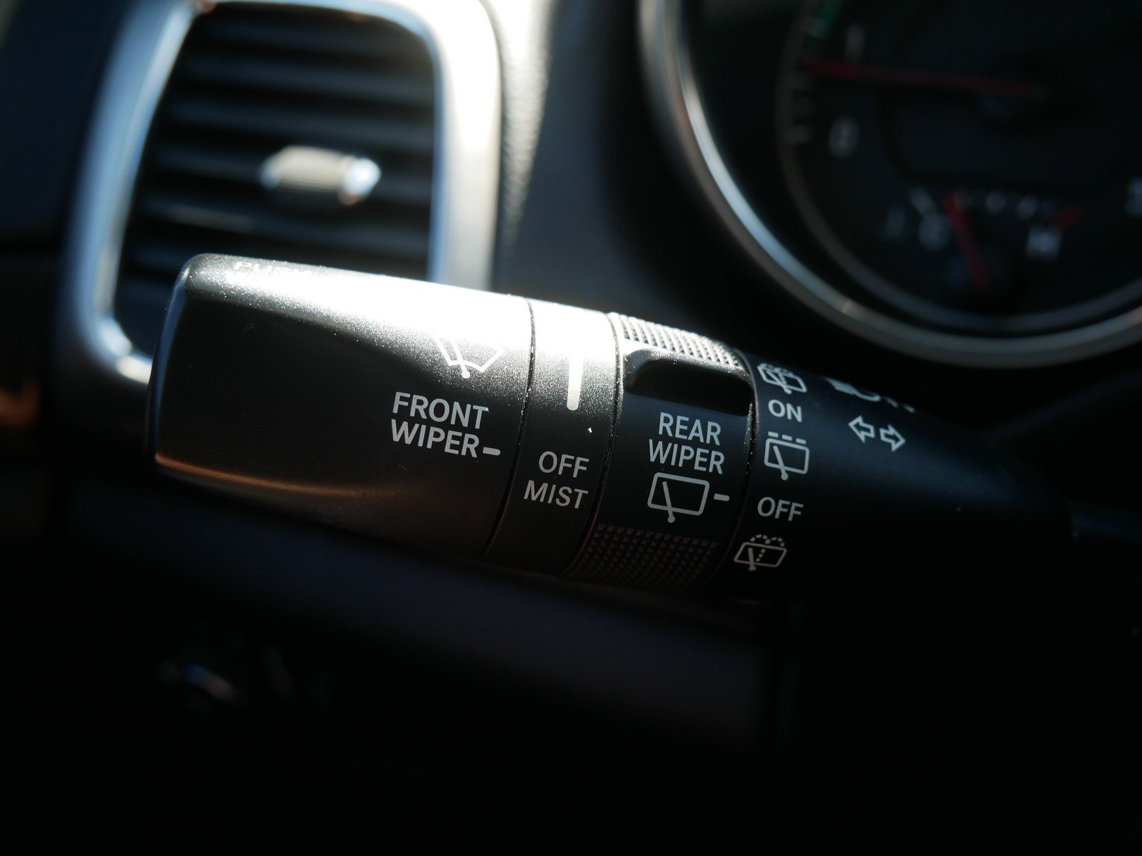 2011 Jeep Grand Cherokee Laredo - Photo 27