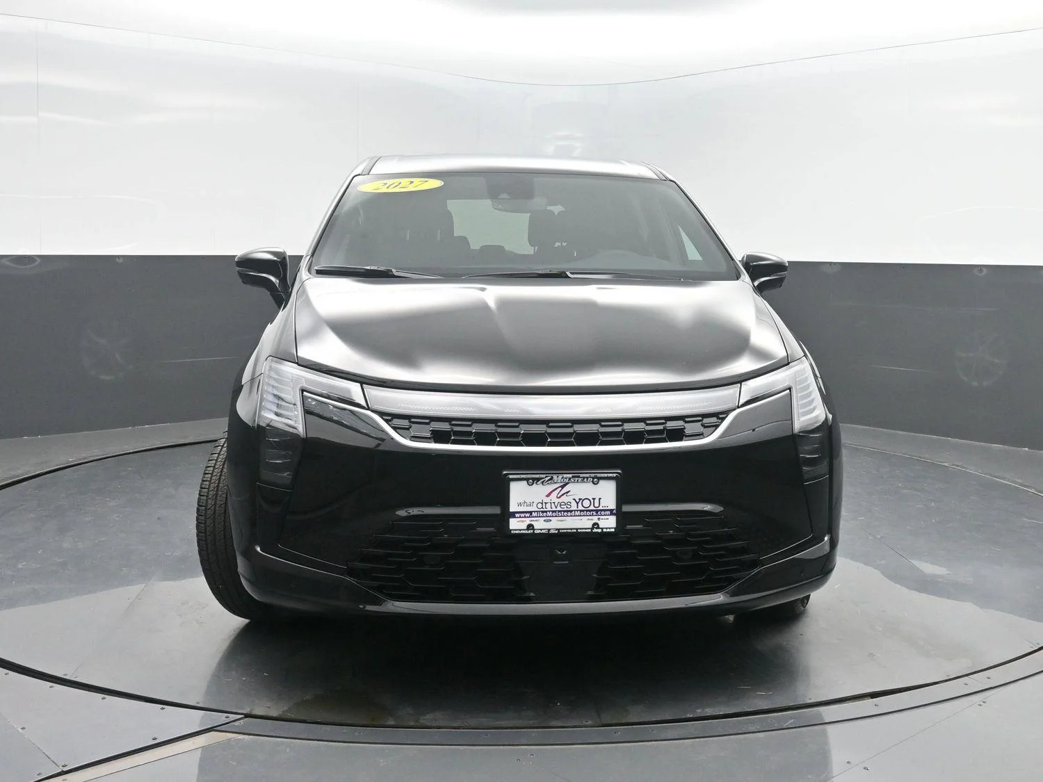 New 2027 Diamond Black Crystal Pearl-Coat Exterior Paint Chrysler Select image 43