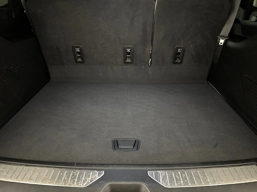Used 2024 Silver GMC AT4 image 28