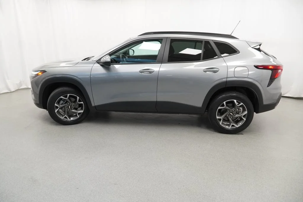 Used 2024 Sterling Gray Metallic Chevrolet LT image 39