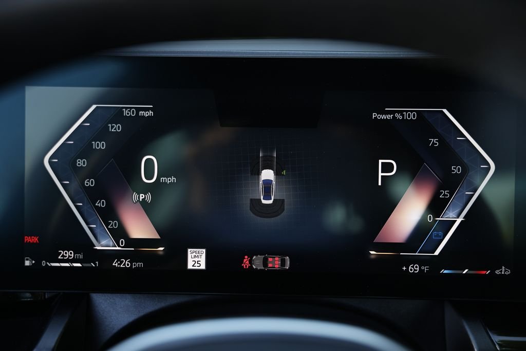 2025 BMW 5 Series 530i - Photo 32