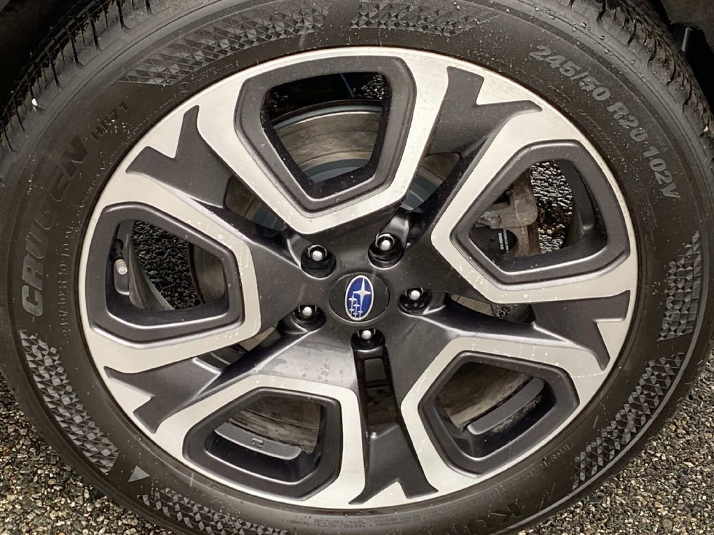 Certified Used 2023 Silver Subaru Limited image 28