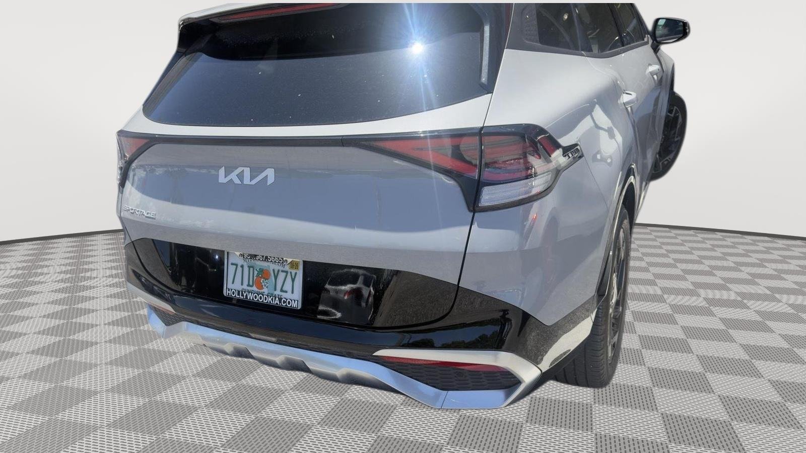 Used 2024 Wolf Gray Kia SX-Prestige image 7