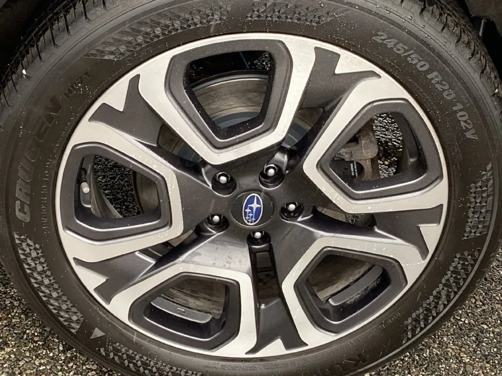 Used 2023 Silver Subaru Limited image 28