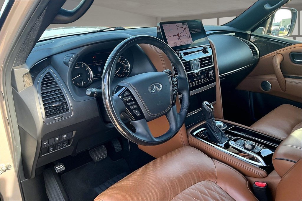 Used 2024 Beige INFINITI Sensory image 12
